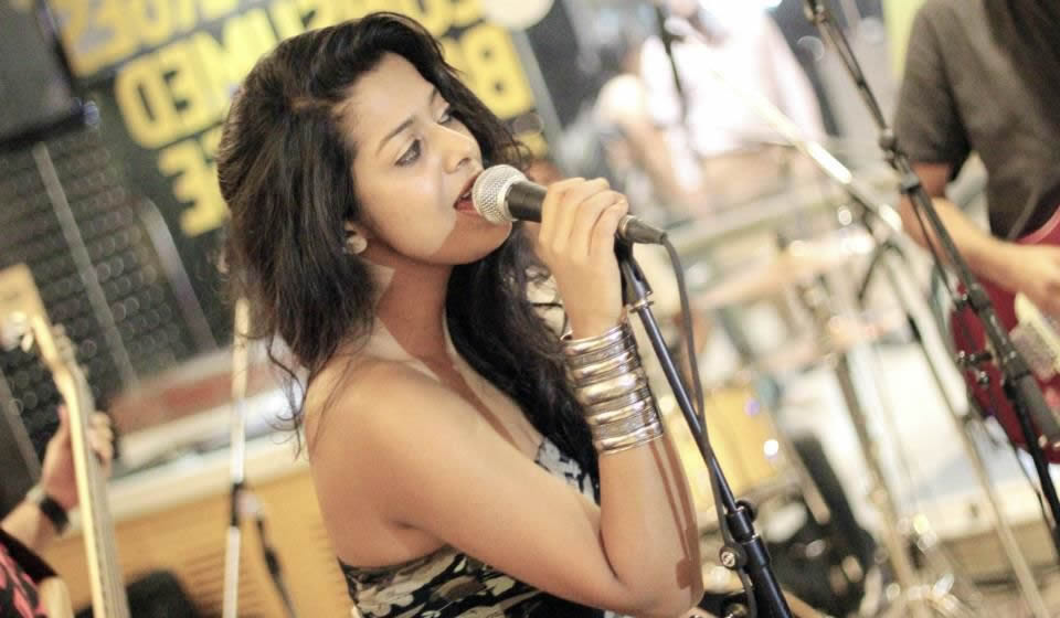 top bollywood singer agra